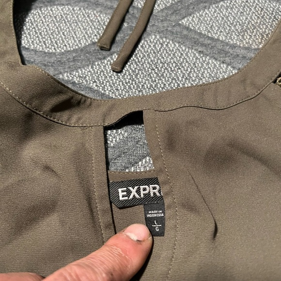 Olive Express top - Picture 2 of 2